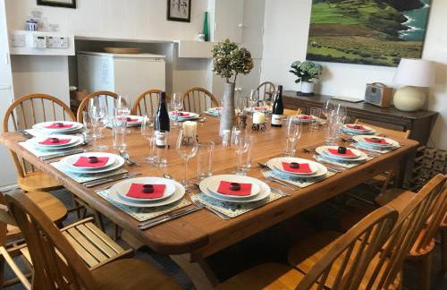 Spacious seaside family house in Aberdaron with large garden and stunning sea views - Photo 42