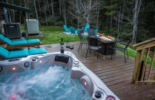 Ascension Cabin - hot tub, fire pit, babbling brook - Foto 8
