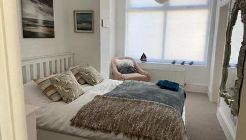 Stunning 2 Bed Apartment with Sea Views - Foto 4