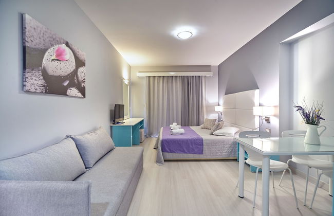 Sunrise Village Hotel - Photo 17