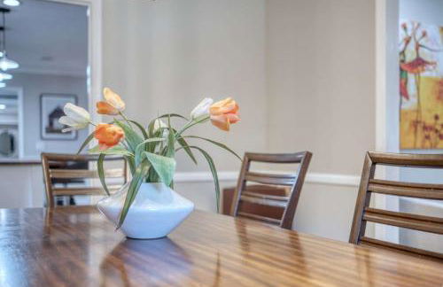 Near Botanical Garden with a Pool Charming on Charing - Foto 48