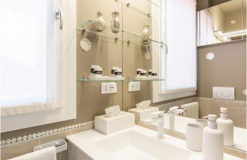 Tiffany Silver - Photo 65