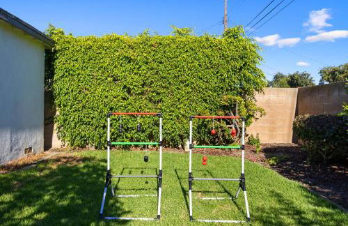 NEW Lux 5BR Villa Near Disney, Knotts, LA, OC with Hot Tub & Games - Photo 75