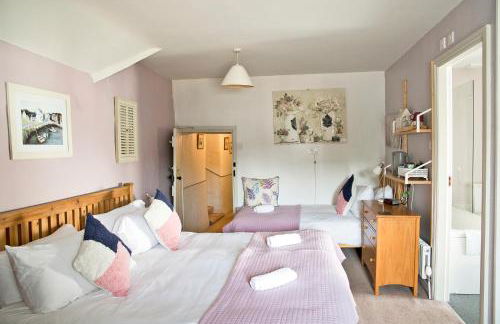 Hawthorn Farm Guest House - Photo 60