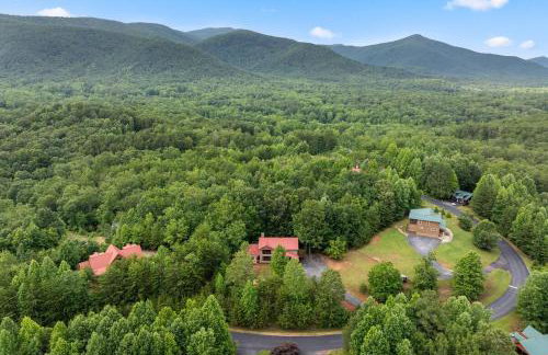 Monarch's Roost Luxe Cabin w Hot Tub and Sauna 10 Min to Helen - Foto 41