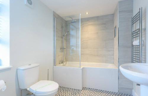 Large 4-Bedroom House in Banbury - Foto 13