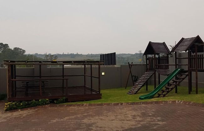 Nova Luxury Suites Saratoga 112 - Photo 20