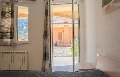 045b - Villetta Moderna 02-24E con VASCA IDROMASSAGGIO in giardino, solo 15 minuti da Mare e Spiaggia - Posto Auto GRATUITO - Foto 20