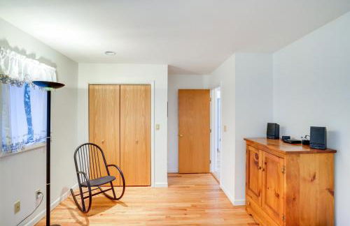 Great Barrington Lakeside Getaway with Kayak and Grill - Foto 26