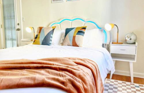 Groovy Getaway Retro Vibes in North Park, SD - Foto 19