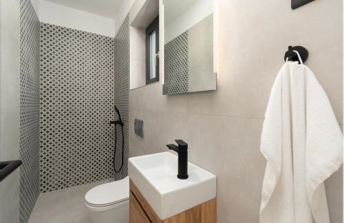 Modern 300m2 Villa - King Beds & Leisure Zone - Foto 66