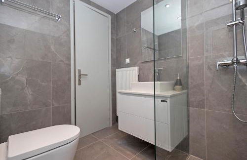 Old Fortress View Roof Top Apartment by Konnect - Foto 32