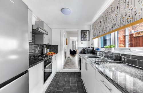 Spacious Bedford House Sleeps 6 Superfast WiFi Weekly Rates - Foto 33