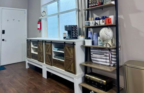 Whole House with Lake and Lift Bridge Overlook for 10 Guests - Foto 11