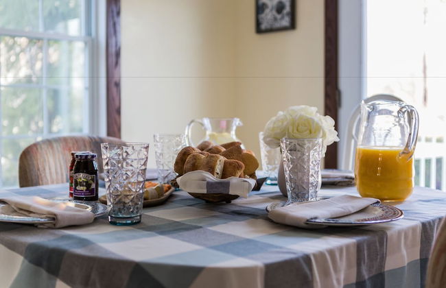 QuickStay Lake Simcoe Homestyle Cottage Private Beach - Foto 19