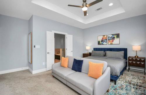 Skyline Views - Sleeps 10 Home Near Downtown - Photo 35