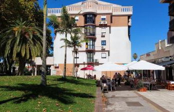 Enjoy Lisbon Cascais Sintra 1200 metres to metro blue line Sintra Rail line Free Parking - Foto 52