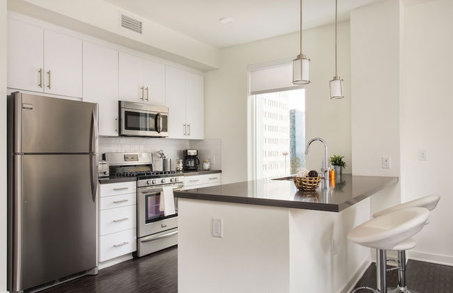 Luxurious 2BD & Den Hollywood Apartment - Foto 17