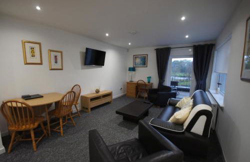 Loch Lomond Riverside Apartment - Photo 18