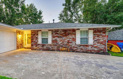 Beaver Lake Retreat with Deck Paddle, Bike, Relax! - Foto 34