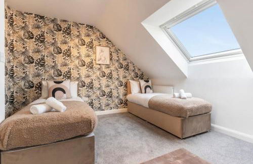 Luxury City Centre 5 Bed House with FREE parking - Foto 2