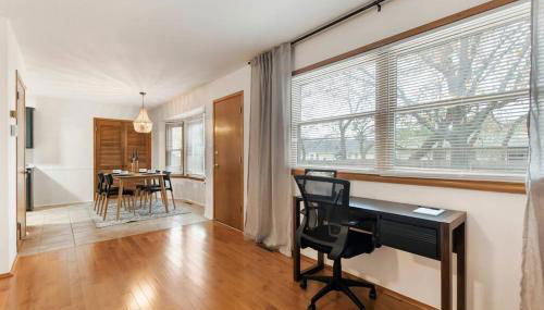 3 Bed 2 Bath Home w 2 Car Garage & Fitness Room - Foto 5