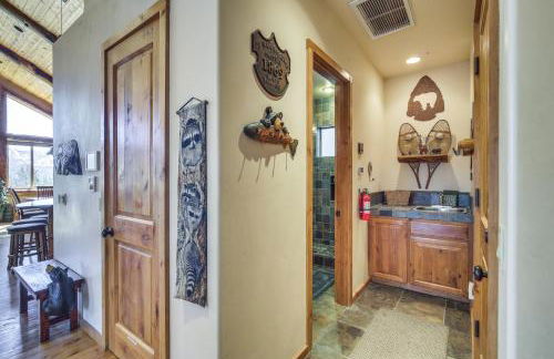 4 Mi to Snow Summit Cabin with Mtn Views and Decks - Foto 24