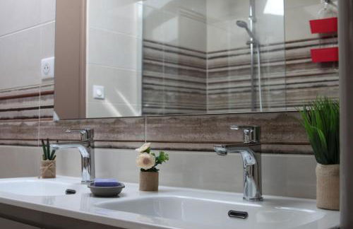 CHARMANTE MAISON - Meublé de Tourisme 2 étoiles "LOURECANTOU" - Foto 13