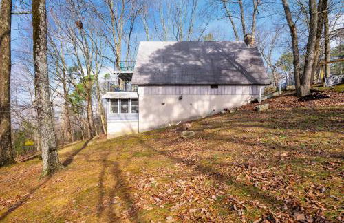 A-Frame with VIEWS - Walk to Downtown and Park - Pets OK - Foto 44