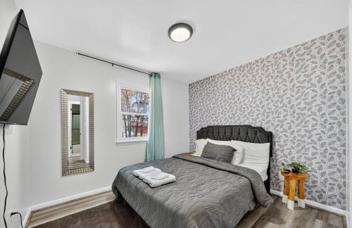 4BR House Mins to Downtown Annapolis with Firepit, Basement Bar, & Sleeps 12 - Foto 18