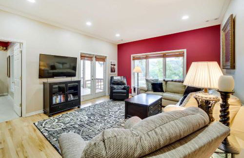 Home in Bella Vista with Deck and Lake Windsor Views! - Foto 13