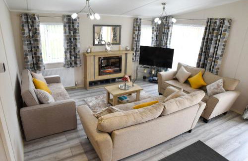 Rowan Lodge with Hot Tub - Foto 10