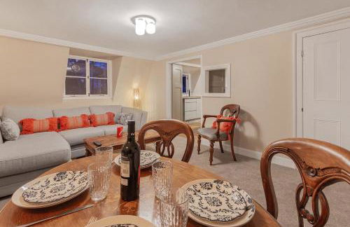 Spaceship 4 Luxury 4 BR by AltoLuxoExperience Short Lets & Serviced Accommodation With Free Wifi & Parking - Foto 1