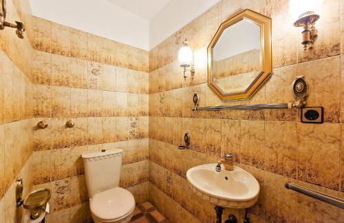 Tolstov House - 6 Room House with Terrace and Parking - 30 Min Messe DUS - Foto 21