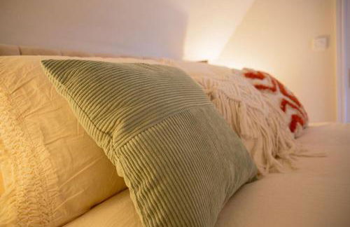 Cosy Town Loft by Shropshire Abodes - Foto 45