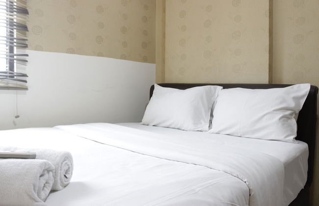 Strategic & Relaxing 2BR at Gateway Apartment Ahmad Yani Cicadas - Photo 2