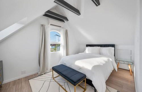 Black Swan- Beachfront Home with Year-Round Jacuzzi - Foto 23