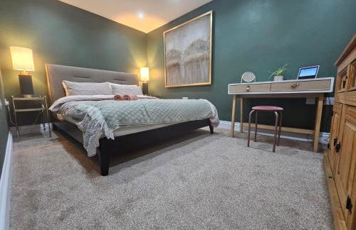 StayZen Apartments - Private Garden & Free Parking Ground Floor Central Woking - Business & Leisure - Photo 9