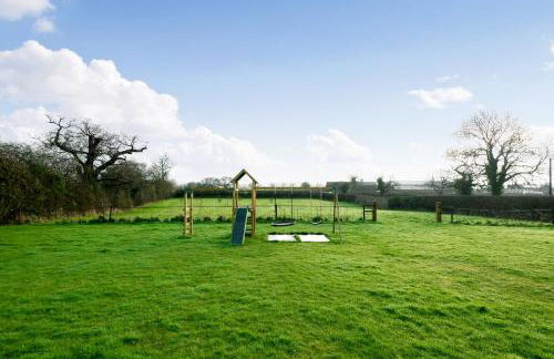 The Country Lodge at Hill House Farm Cheshire - Photo 9