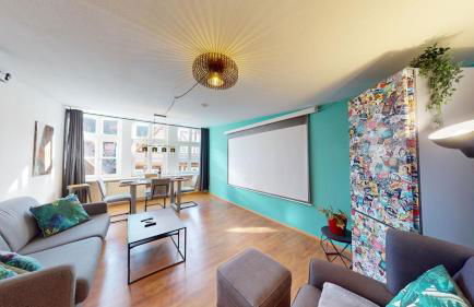 2 Zimmer, Beamer, Disneyplus mitten in der Altstadt - Foto 1