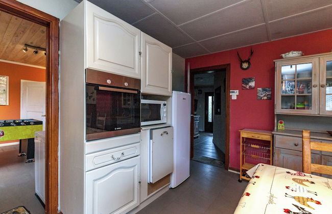 Tranquil Holiday Home With Private Garden - Photo 15