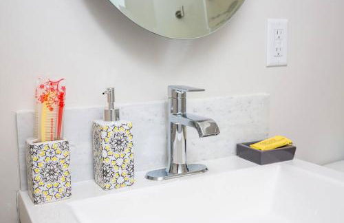 Comfy Studio with Cali King Size Mattress - Foto 31