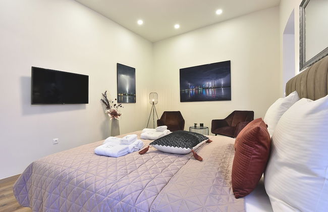 D&A Central Luxury Apartments - Photo 21