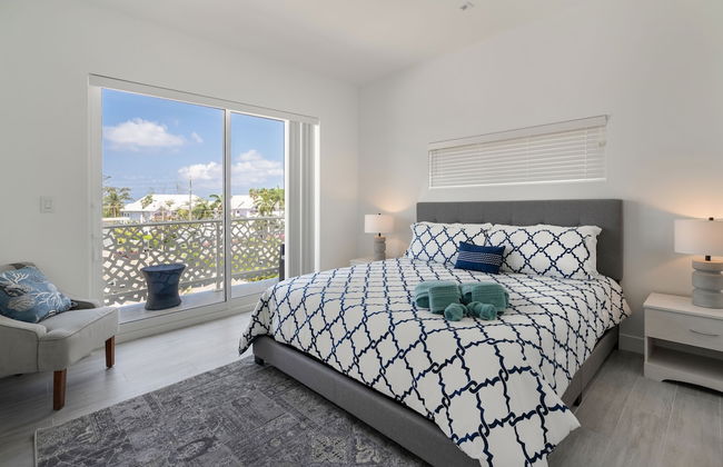 Cayman Luxury Rentals at The Grove - Photo 34