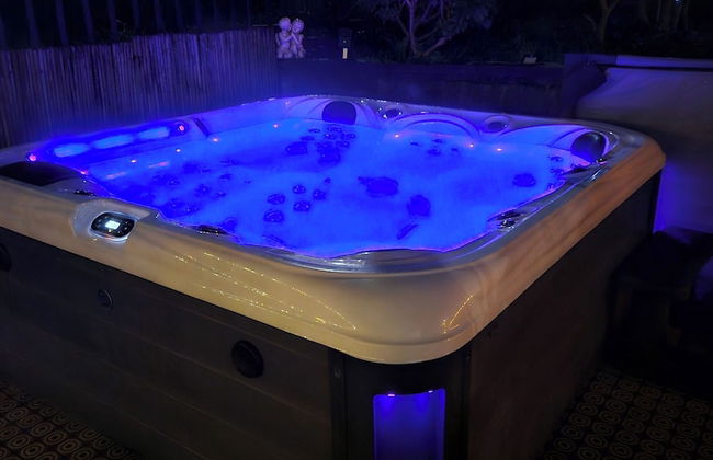 Rapallo 2-bed Apt, Sleeps 5 With Hot Tub - Foto 10