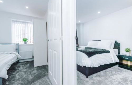 LUXURY 3 BEDROOM HOUSE Close to Manchester Center - Foto 9