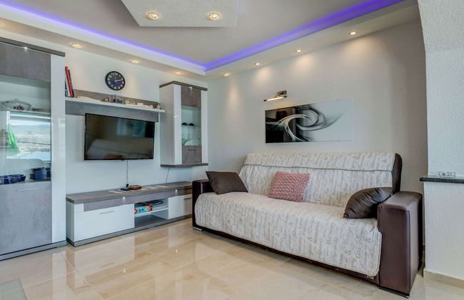 Apartment in Arbanija With Terrace - Foto 1