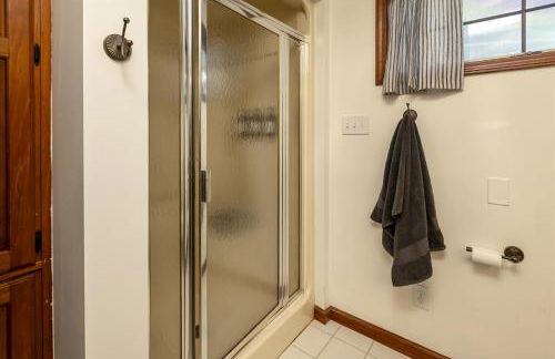 Luxury Log Cabin w Beach & Dock Sleeps 12 - Photo 23