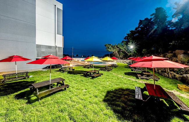 JnB Family Hotel - Photo 80