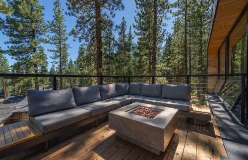 Modern Eco Retreat with Hot Tub and Views - Foto 52